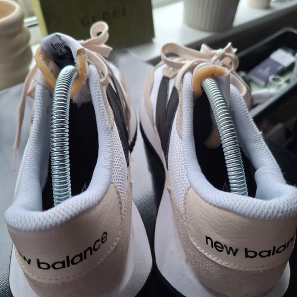 New Balance Women's Sneakers - Cream and Black